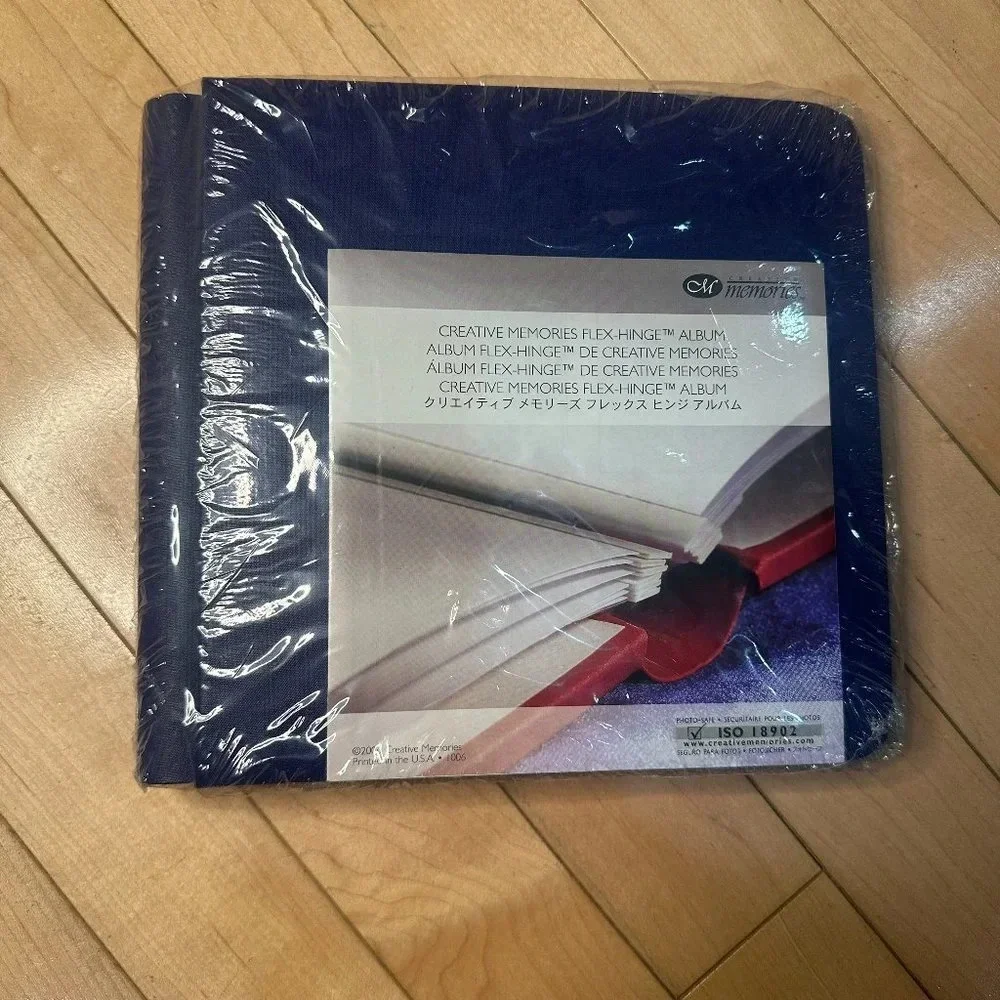 NEW CREATIVE MEMORIES Flex-Hinge Album Blue 7x7 Photo Safe Scrapbook (ISO 18902)